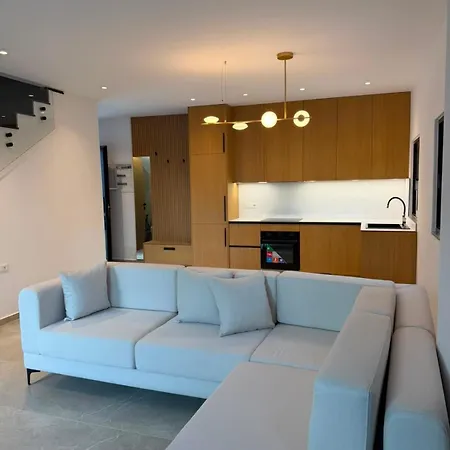 Luxury In - With Private Pool Vila Borsh